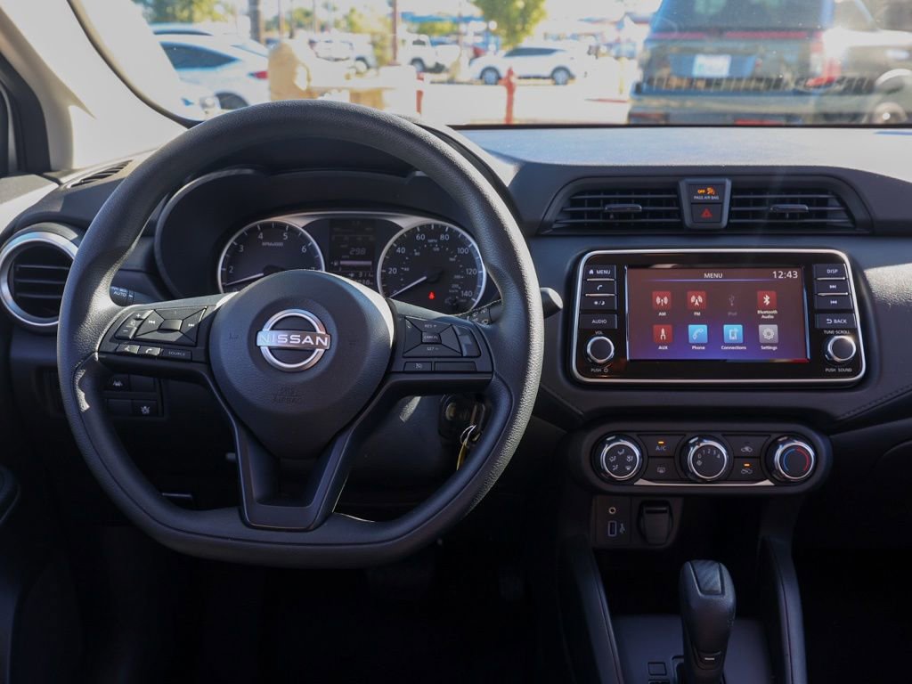 Used 2025 Nissan Versa S w/ Trunk Package image 21