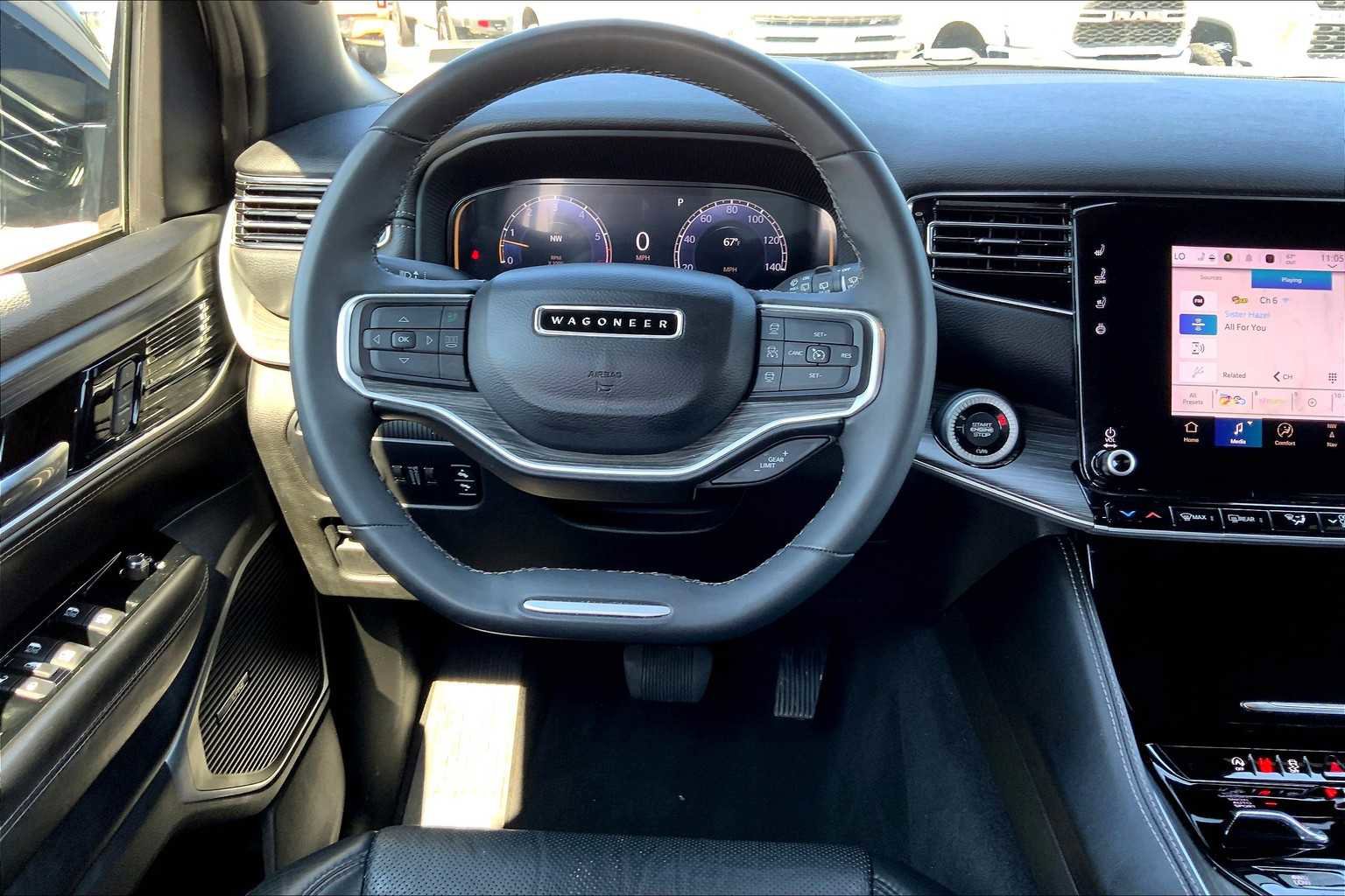 Used 2023 Jeep Wagoneer L Series III w/ Preferred Equipment Group image 5