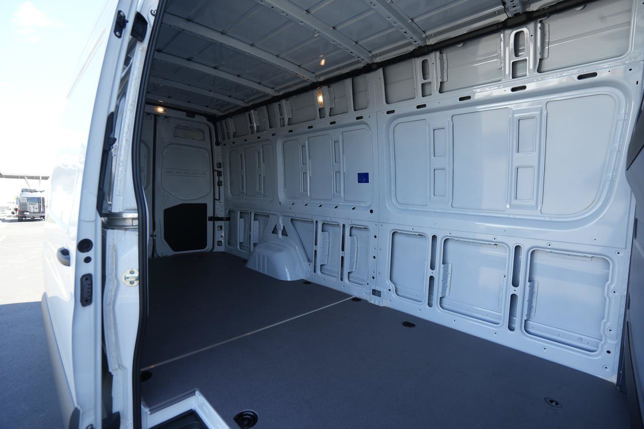New 2025 Mercedes-Benz eSprinter 170 Cargo image 10