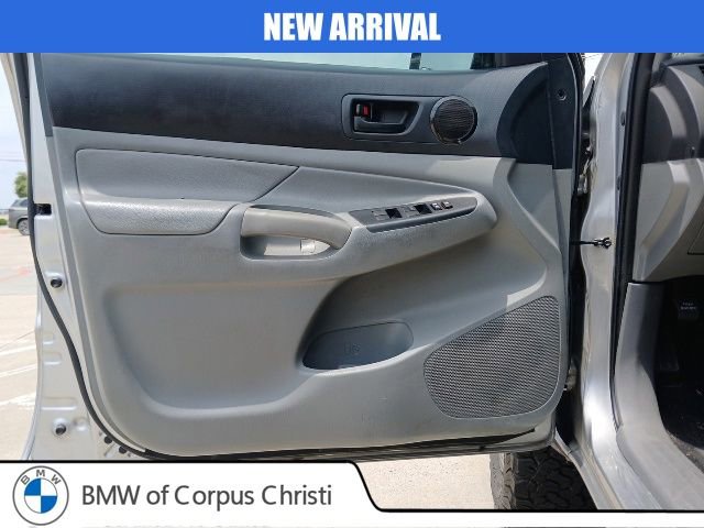 Used 2015 Toyota Tacoma PreRunner w/ Convenience Package RWD image 16
