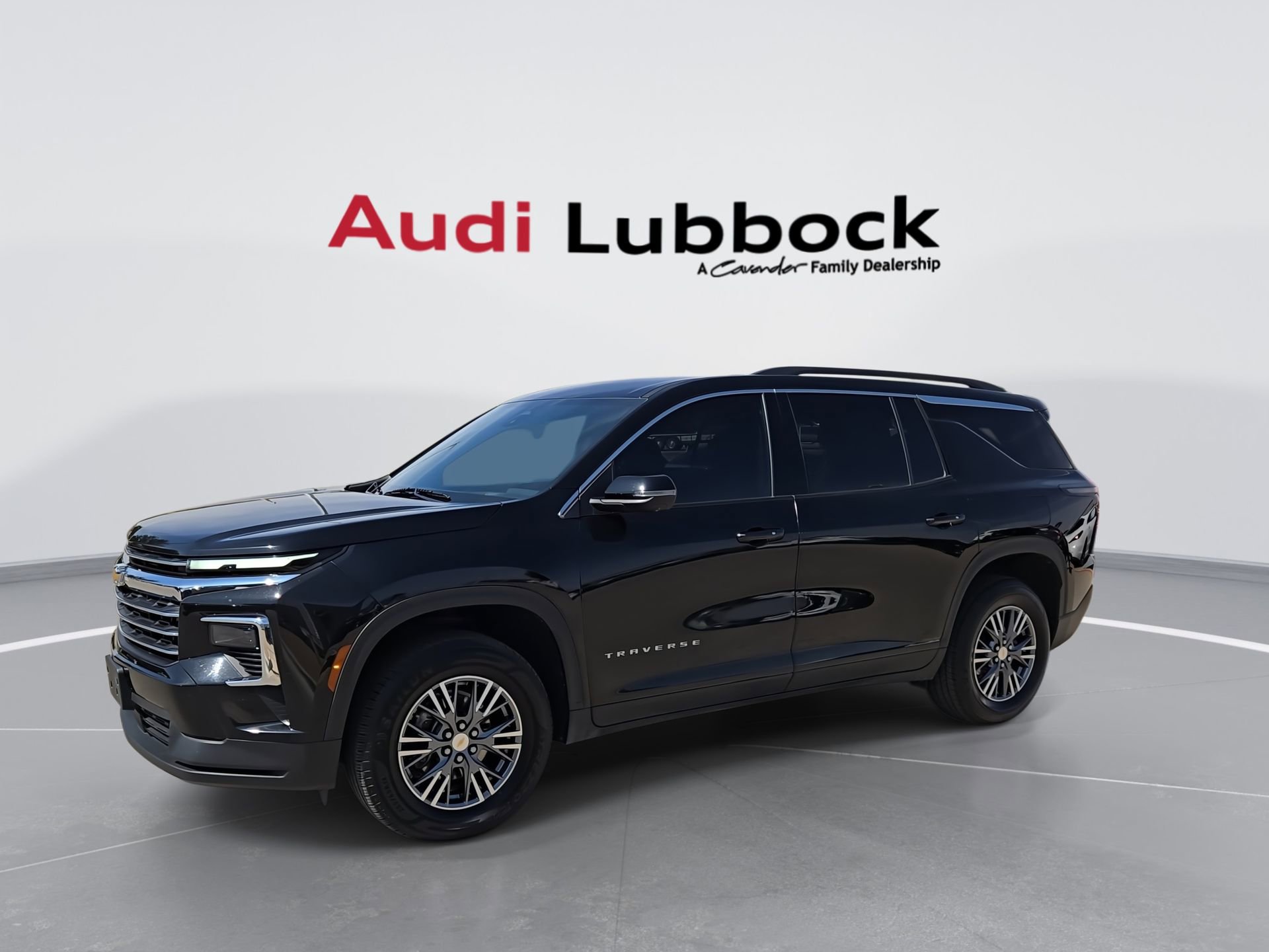 Used 2024 Chevrolet Traverse LT FWD image 4