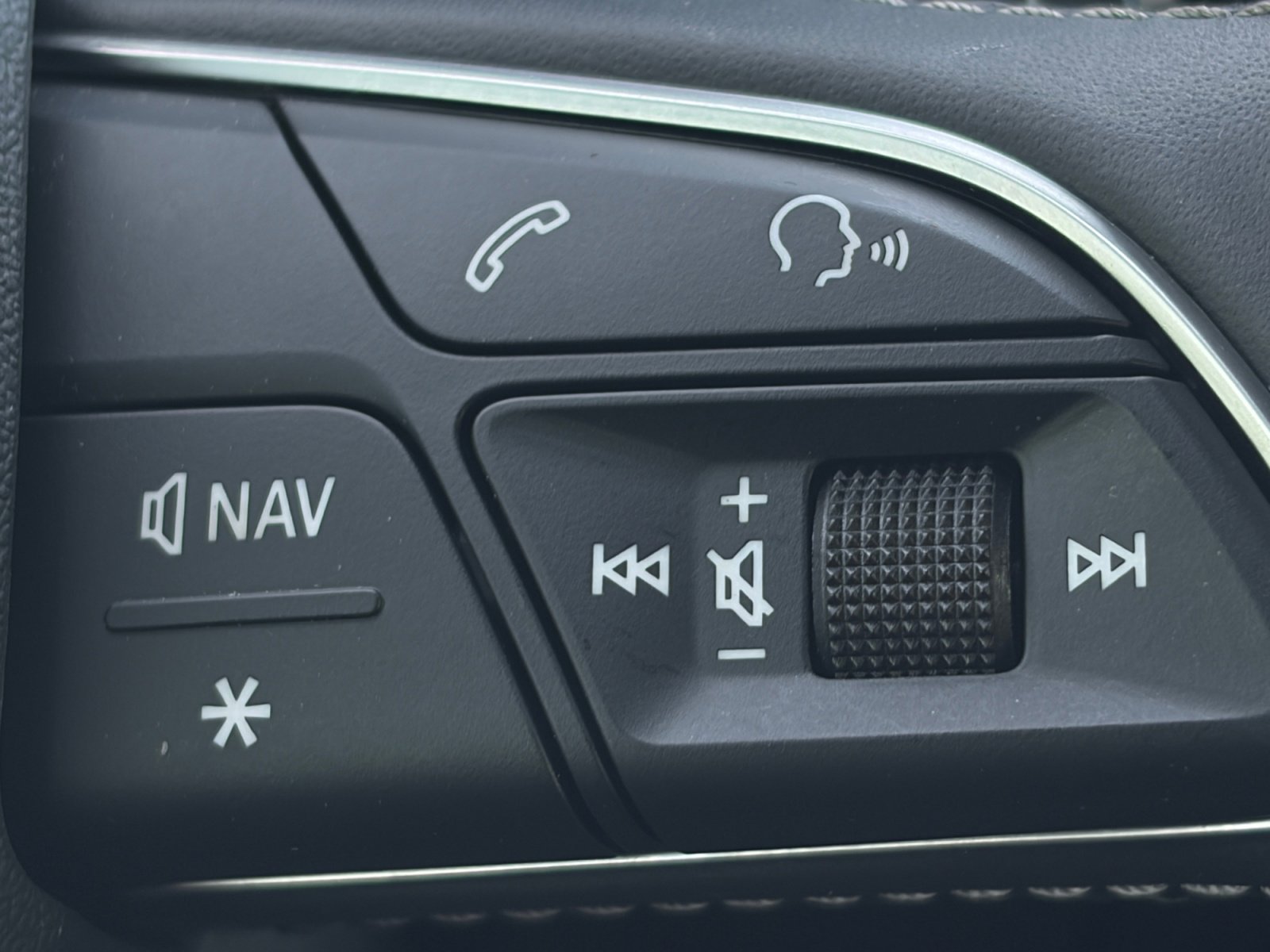 Used 2020 Audi SQ5 Premium Plus w/ Premium Plus Package image 18