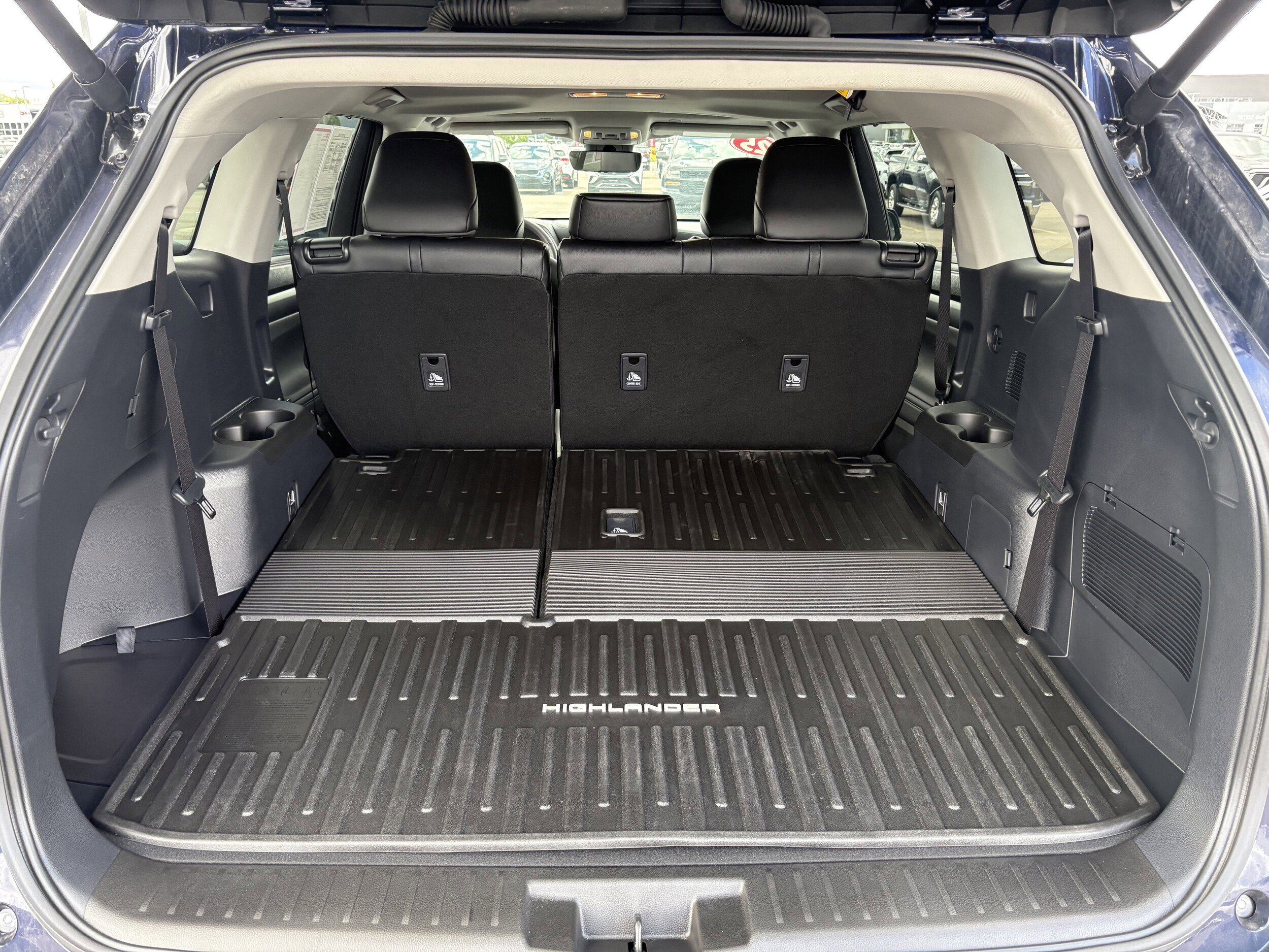 Certified 2025 Toyota Highlander XLE AWD/4WD image 8