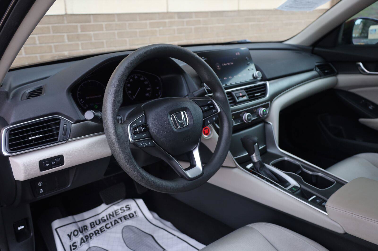 Used 2018 Honda Accord LX image 16