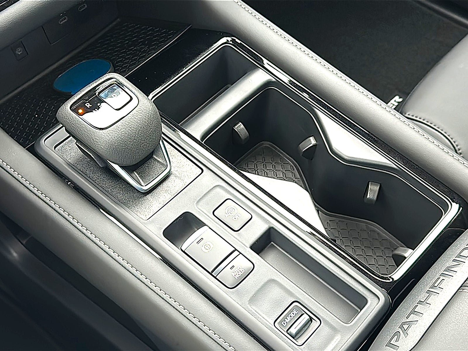 New 2026 Nissan Pathfinder SL w/ SL Premium Package FWD image 26