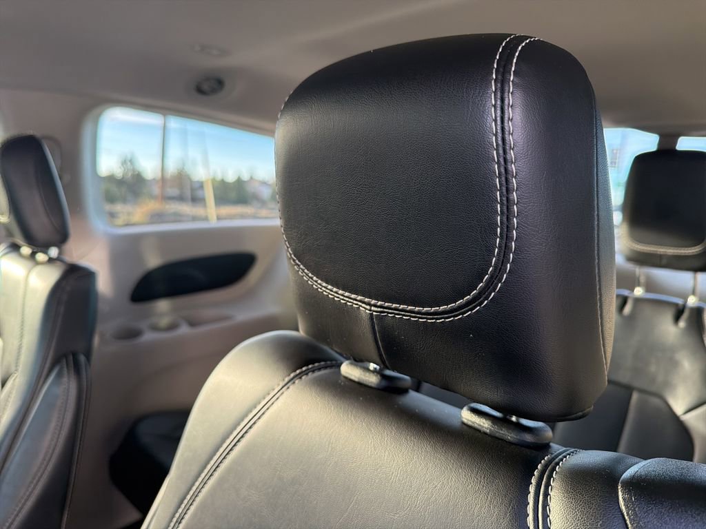 Used 2024 Chrysler Pacifica Touring-L FWD image 39