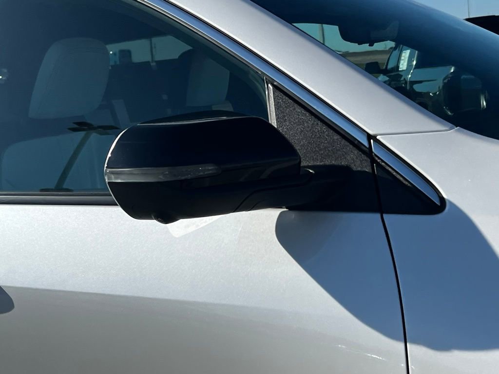 Used 2025 Chevrolet Traverse High Country image 12