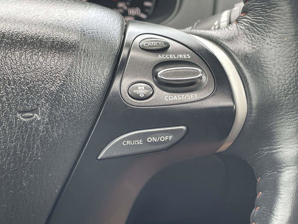 Used 2020 Nissan Pathfinder SL FWD image 32