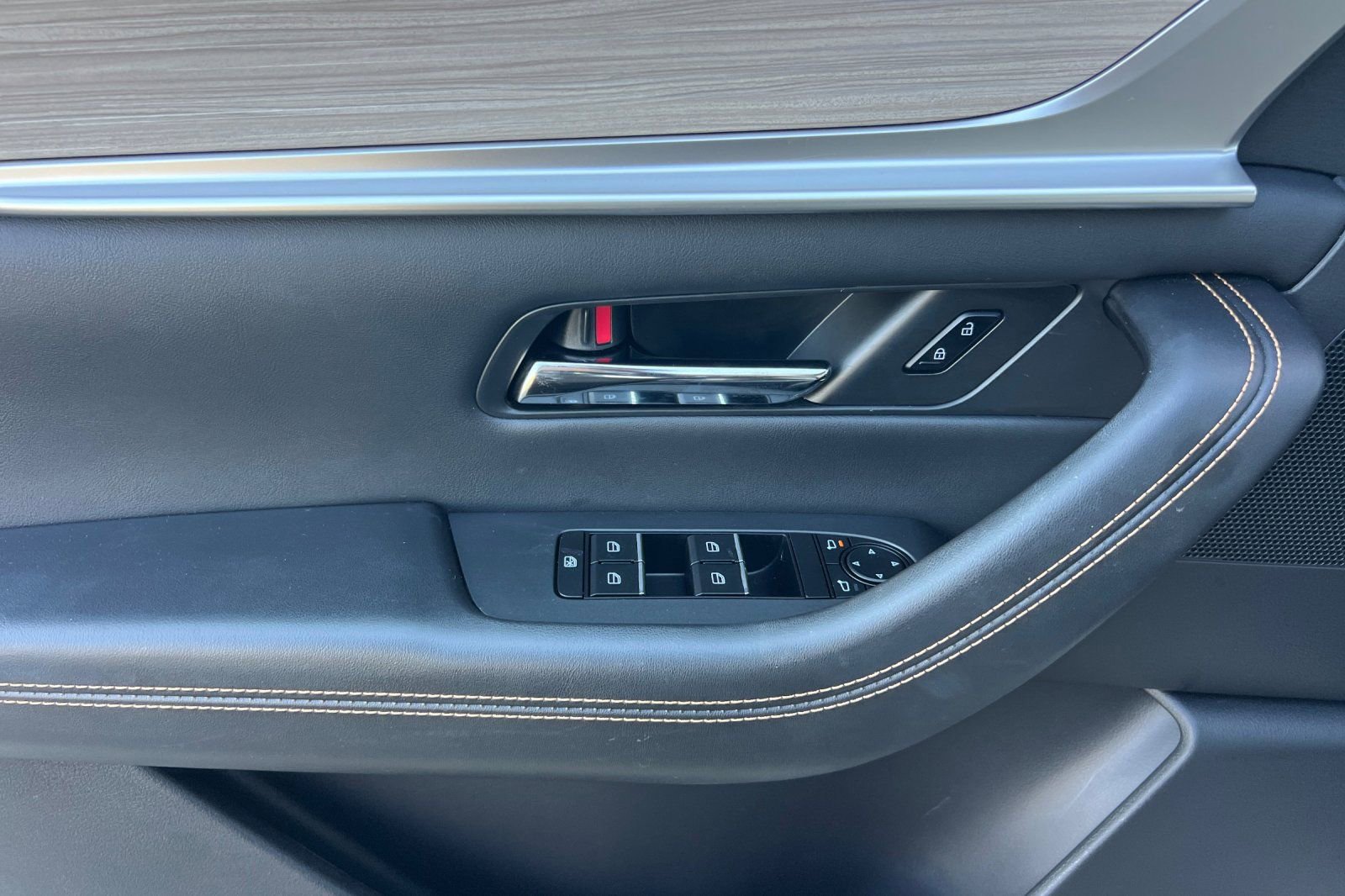 Certified 2024 MAZDA CX-90 Plug-In Hybrid w/ Preferred image 11