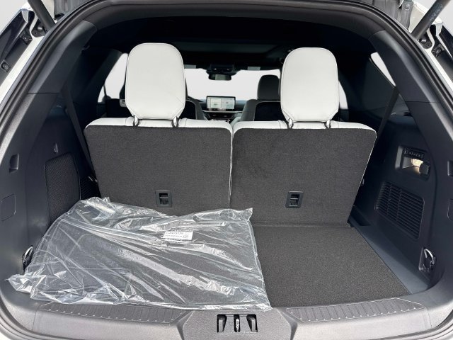 New 2027 Ford Explorer Platinum w/ 3.0L Ultimate Package RWD image 12