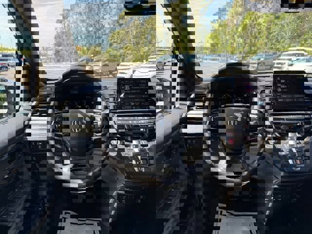 Used 2025 Honda Odyssey Sport-L image 13