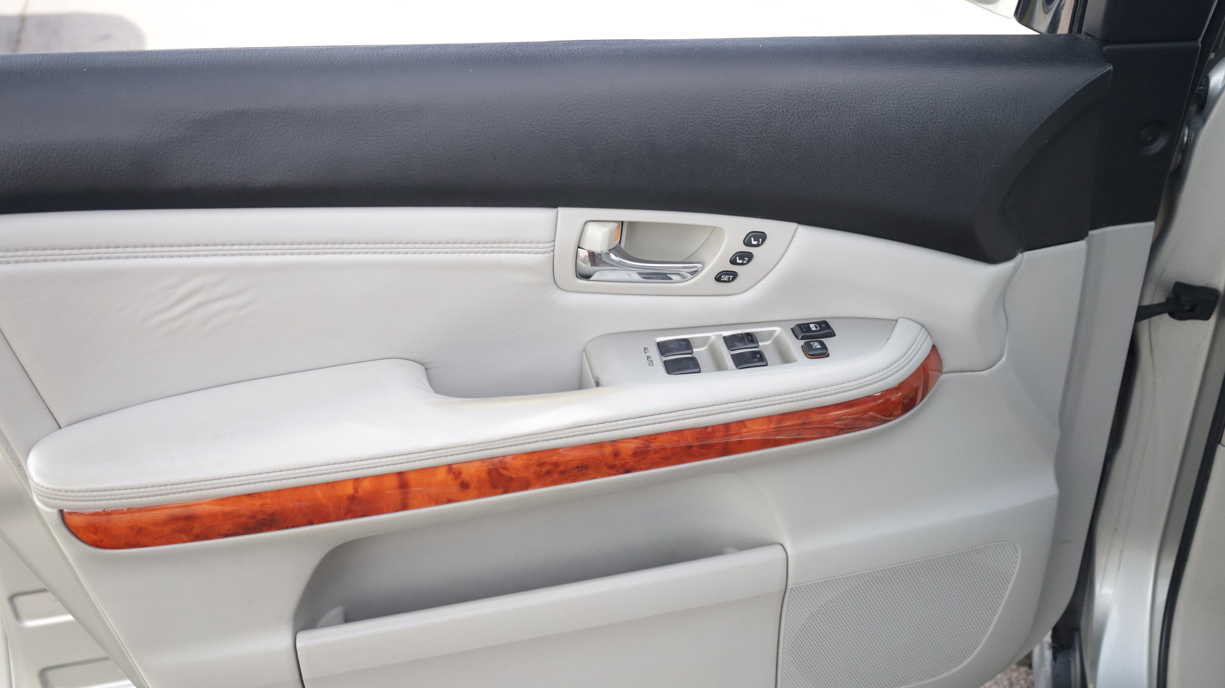 Used 2005 Lexus RX 330 AWD image 17