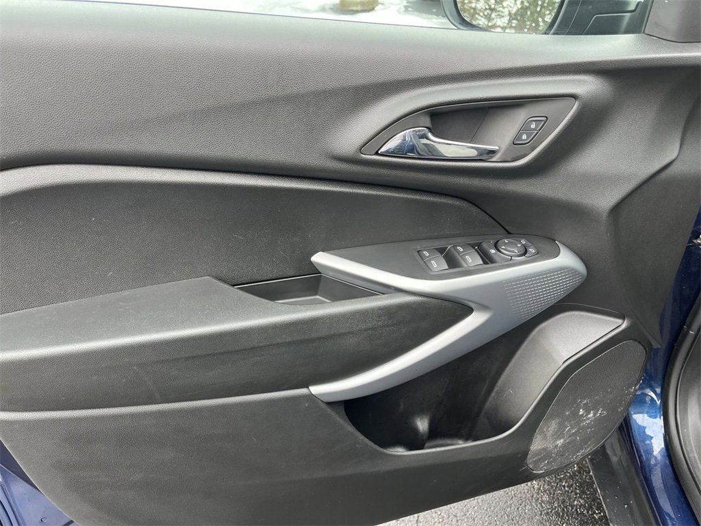 Certified 2024 Chevrolet Trax LS w/ Driver Confidence Package image 19