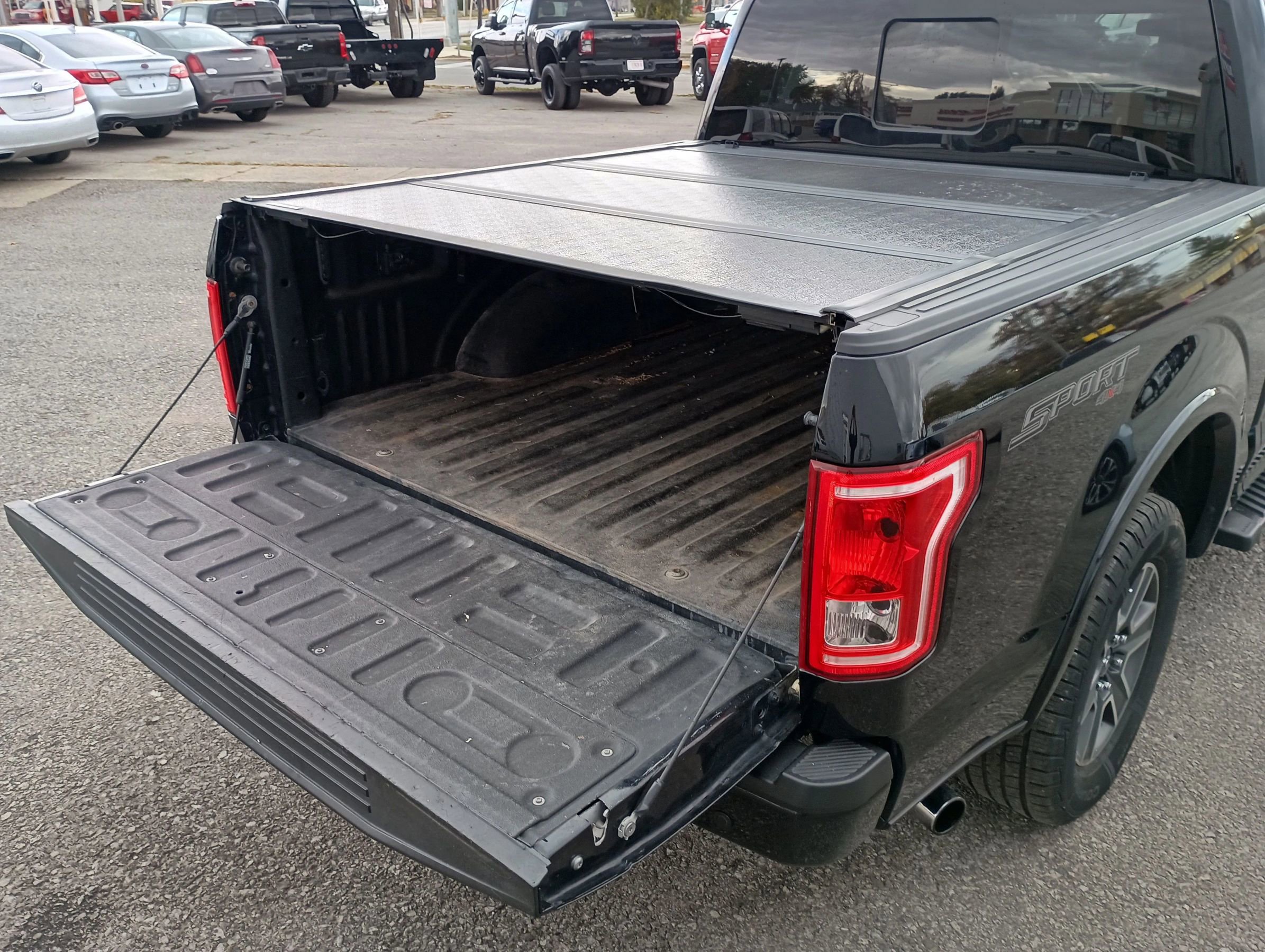 Used 2019 Ford F150 XLT w/ Equipment Group 302A Luxury AWD/4WD image 7