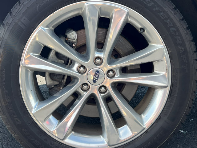 Certified 2019 Ford Explorer XLT w/ Equipment Group 202A AWD/4WD image 8