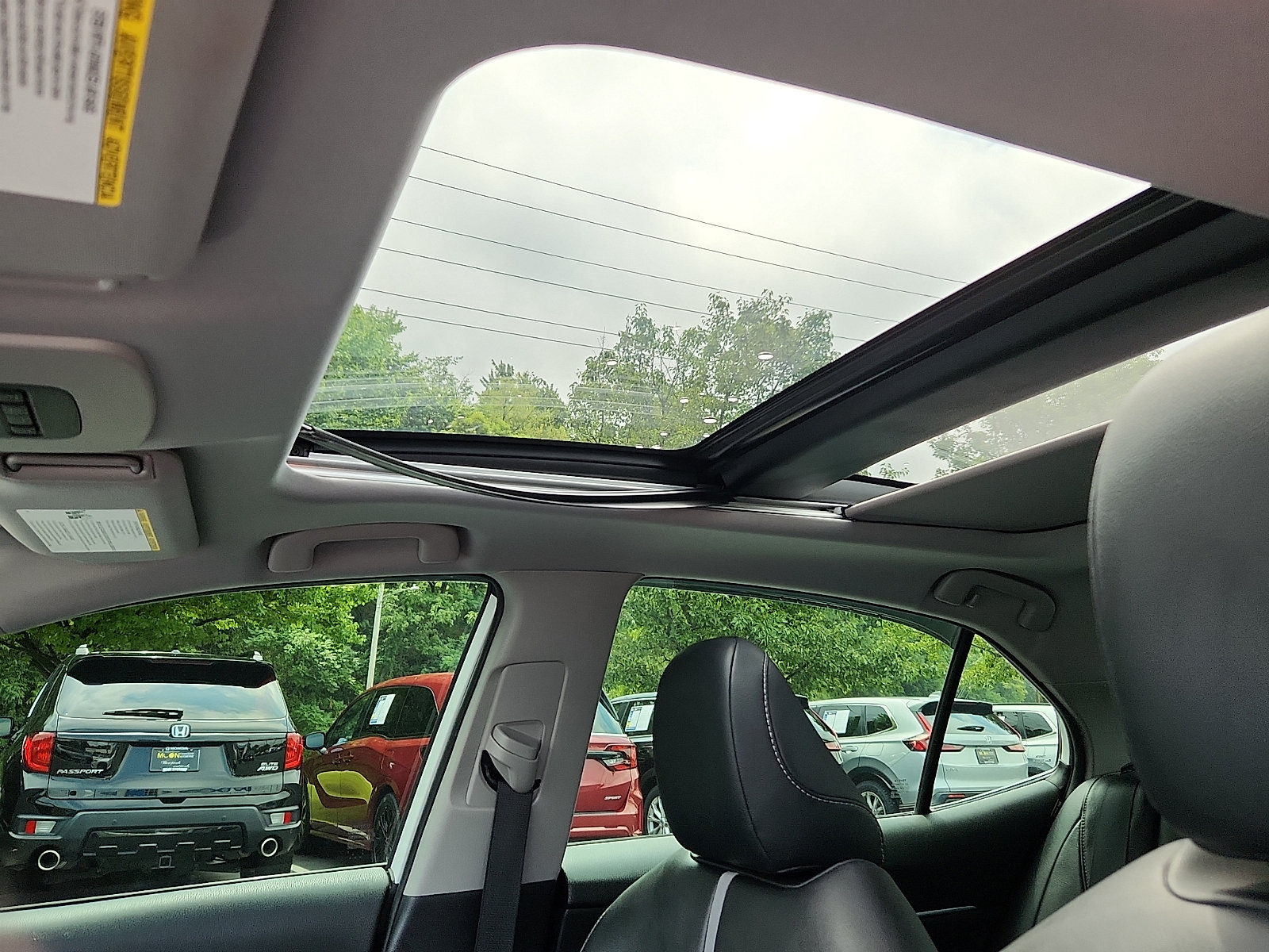 Used 2019 Toyota Camry XSE w/ Navigation Package FWD image 14