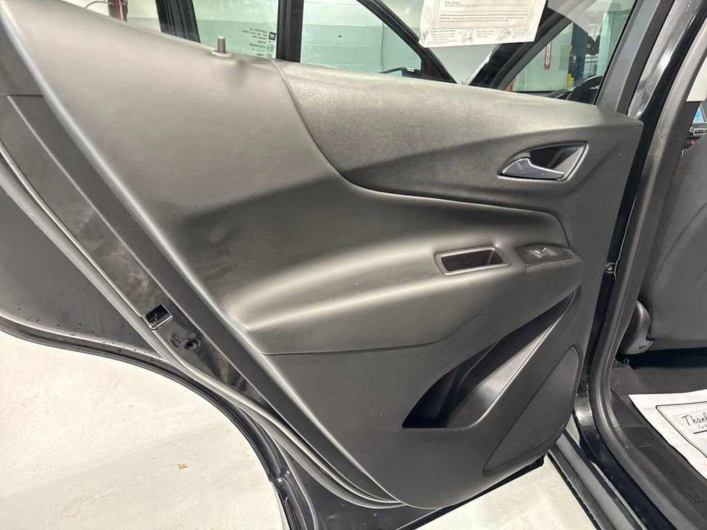 Used 2018 Chevrolet Equinox LT AWD/4WD image 39