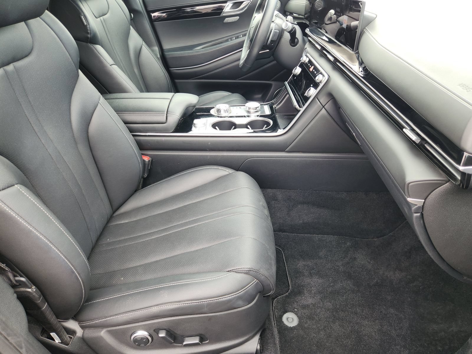 Used 2025 Genesis GV80 2.5T Standard AWD/4WD image 17