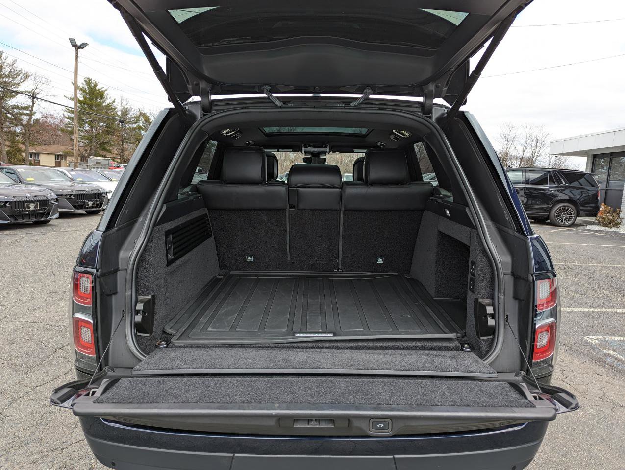 Used 2022 Land Rover Range Rover P525 Westminster Edition image 44