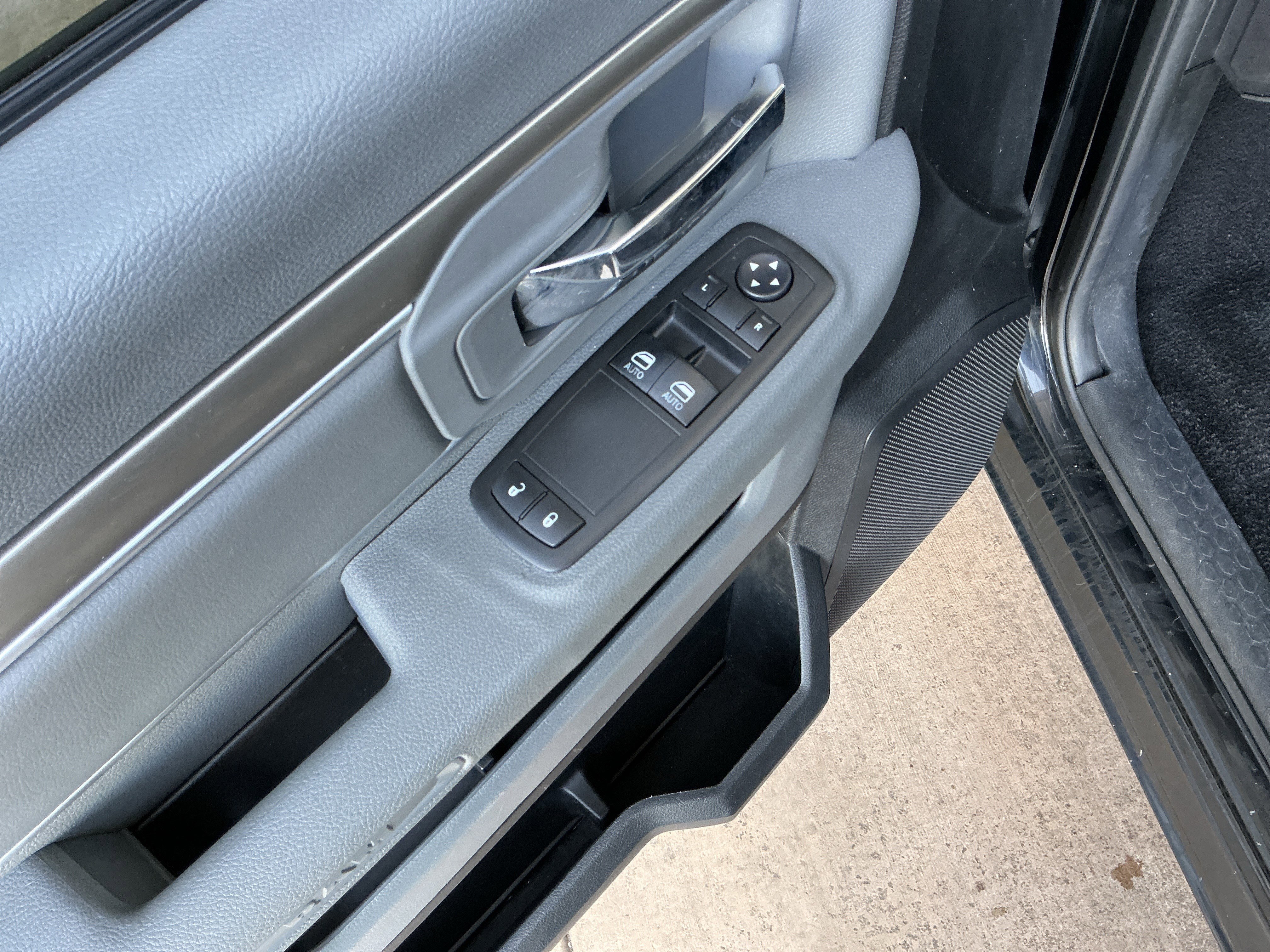 Used 2015 RAM 1500 Tradesman w/ Power & Remote Entry Group image 15