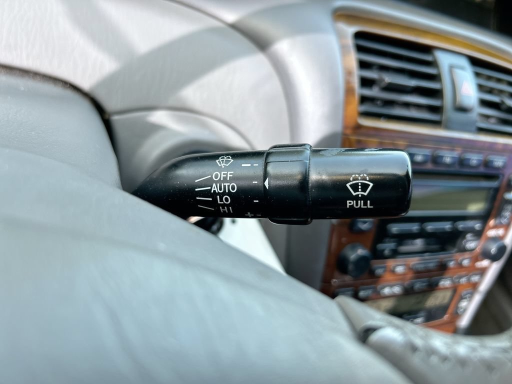 Used 2004 Toyota Avalon XL FWD image 18