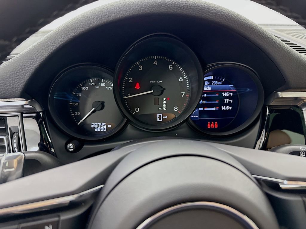 Certified 2023 Porsche Macan Turbo image 16