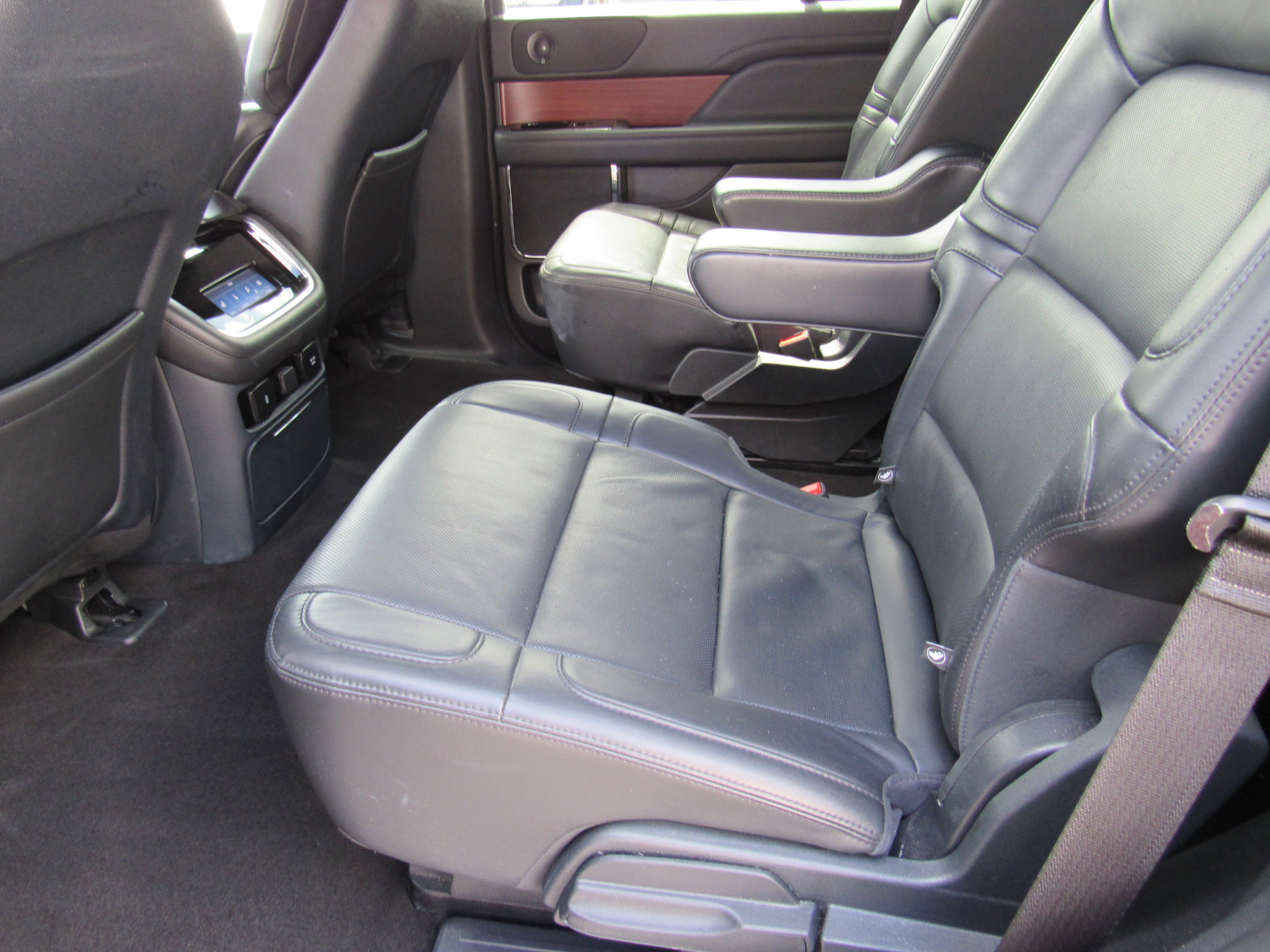 Used 2023 Lincoln Navigator Reserve image 10