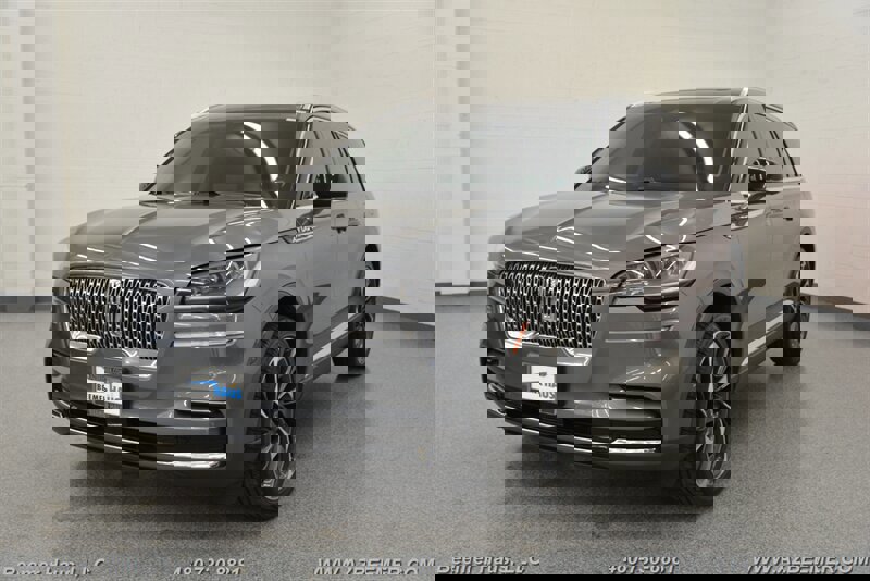 Used 2023 Lincoln Aviator Reserve w/ Equipment Group 201A image 2