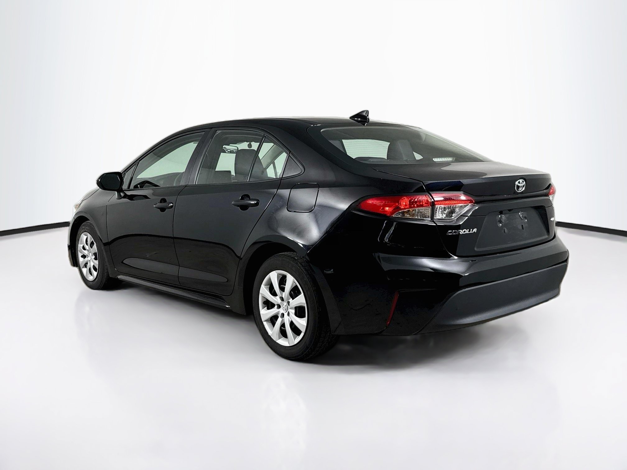 Used 2024 Toyota Corolla LE FWD image 28