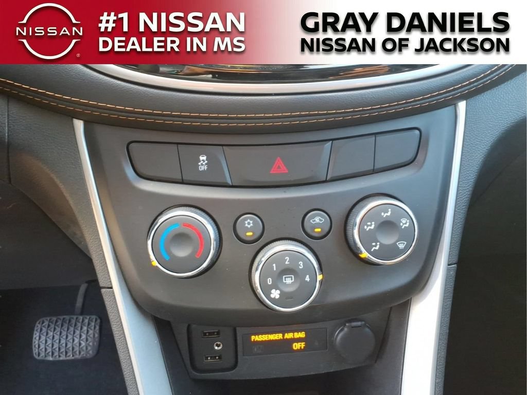 Used 2021 Chevrolet Trax LT AWD/4WD image 17