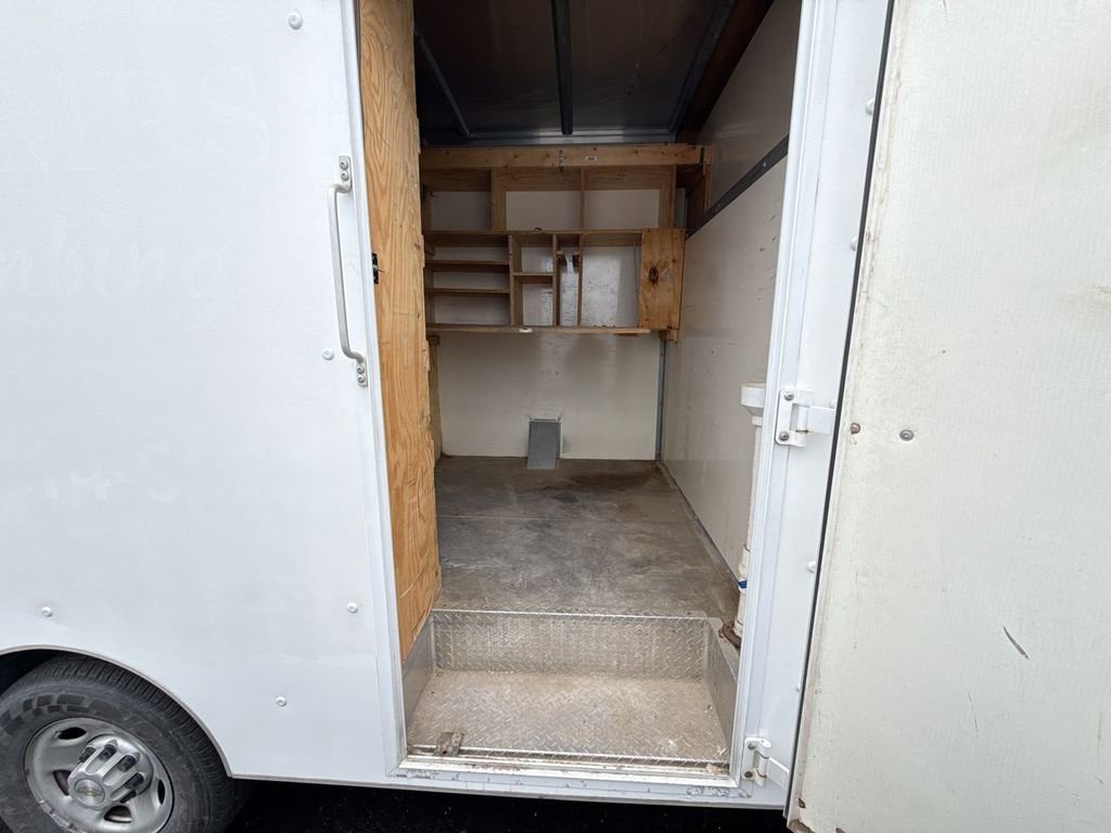 Used 2021 Chevrolet Express 3500 w/ Power Convenience Package image 10