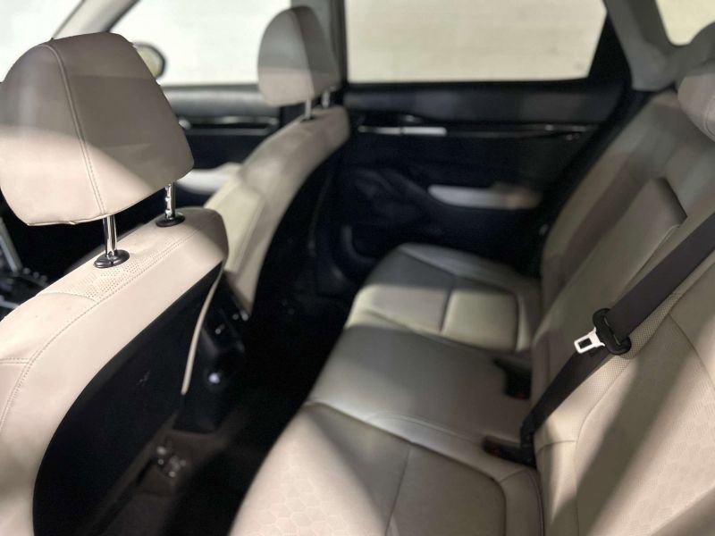 Used 2021 Kia Seltos SX AWD/4WD image 7