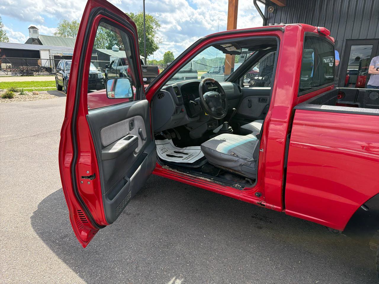 Used 2001 Nissan Frontier XE RWD image 7