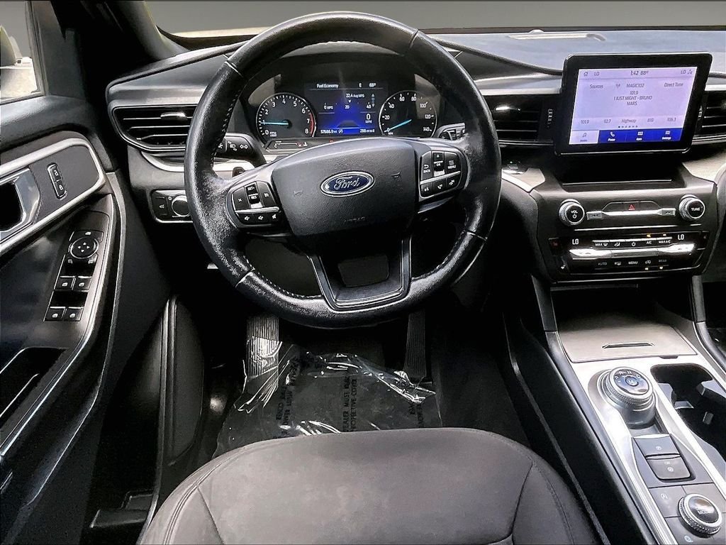 Used 2020 Ford Explorer XLT w/ Comfort Package AWD/4WD image 18