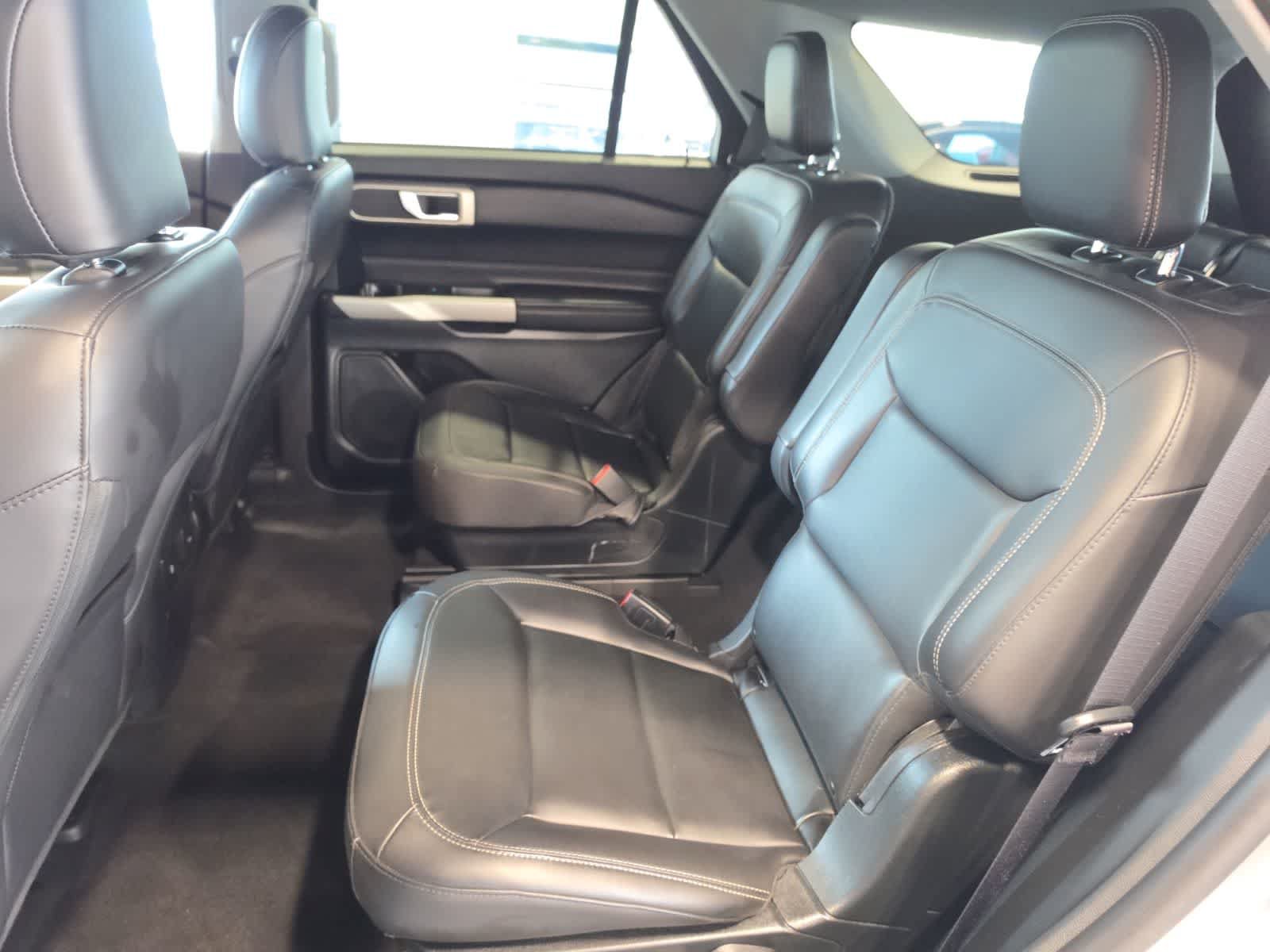 Used 2023 Ford Explorer XLT w/ Equipment Group 202A AWD/4WD image 30