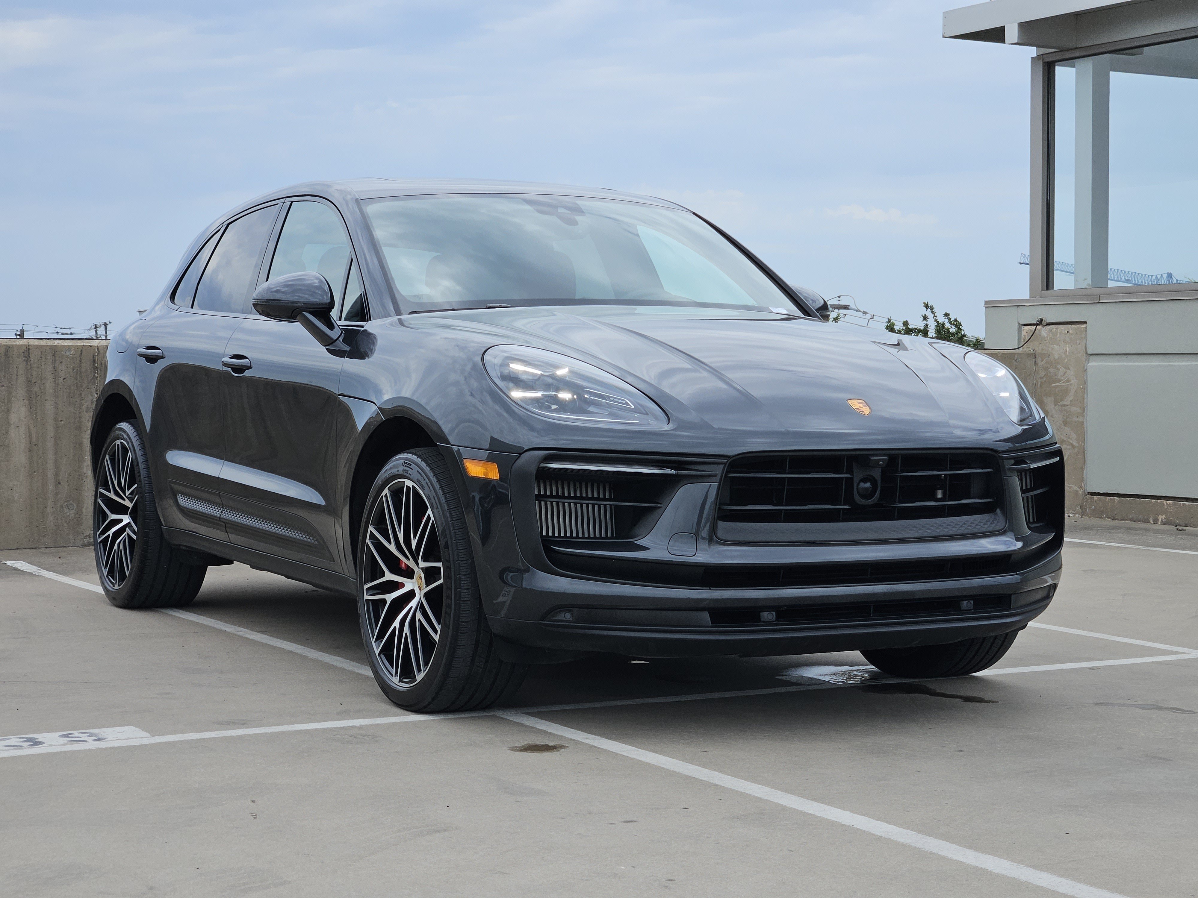 Certified 2023 Porsche Macan S AWD/4WD image 10