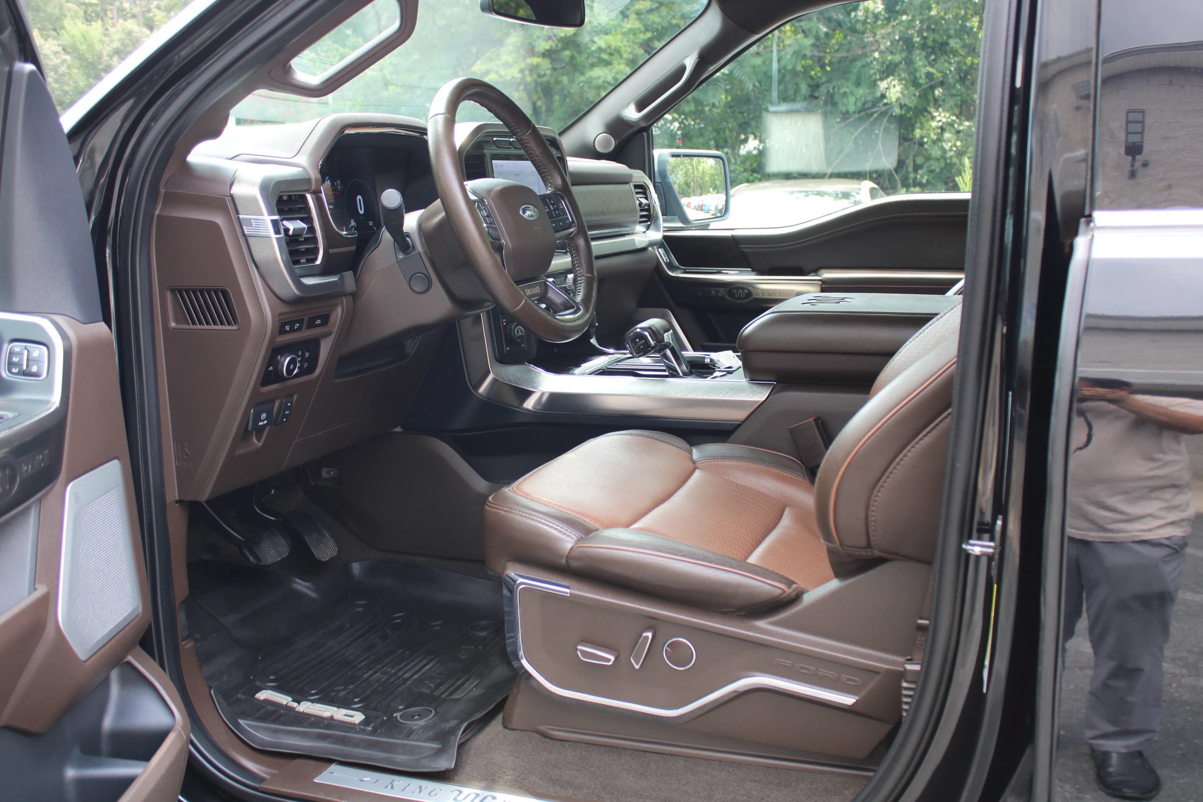 Used 2023 Ford F150 King Ranch w/ Equipment Group 601A High AWD/4WD image 17