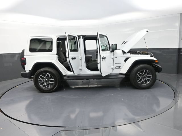 Used 2024 Jeep Wrangler Unlimited Sahara AWD/4WD image 36