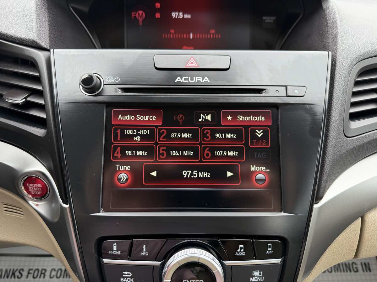 Used 2017 Acura ILX FWD image 19