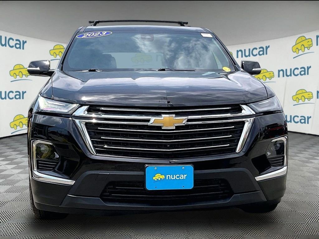 Used 2023 Chevrolet Traverse LT w/ LT Premium Package AWD/4WD image 2
