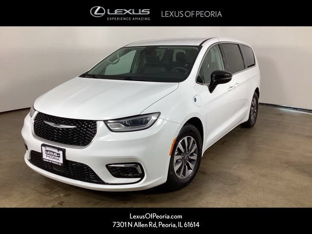 Used 2024 Chrysler Pacifica Limited