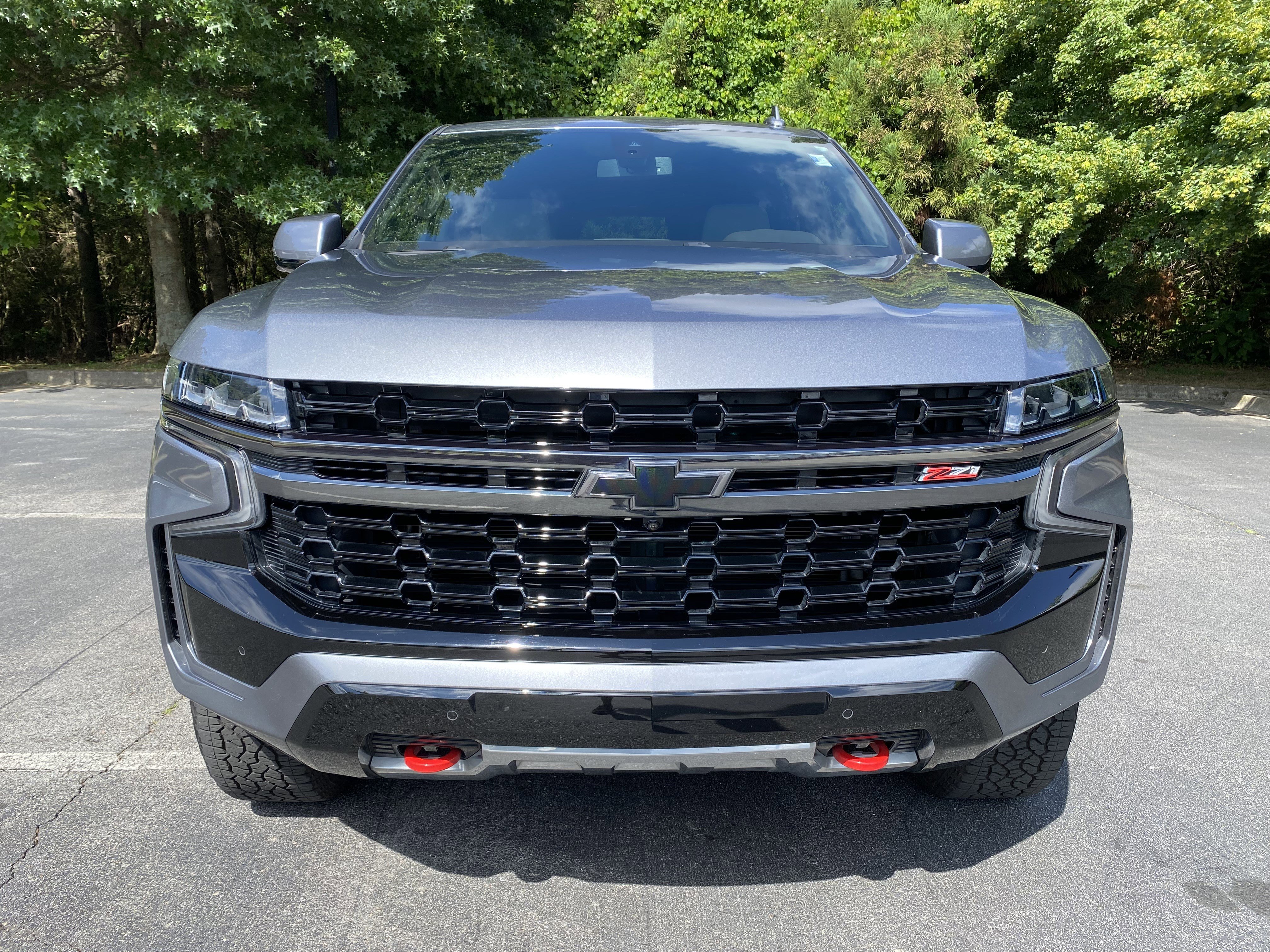 Used 2022 Chevrolet Tahoe Z71 w/ Luxury Package AWD/4WD image 3