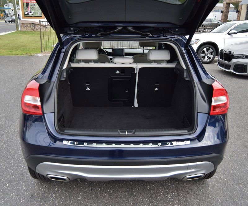 Used 2017 Mercedes-Benz GLA 250 4MATIC image 11