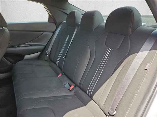 Used 2025 Hyundai Elantra Sport FWD image 17