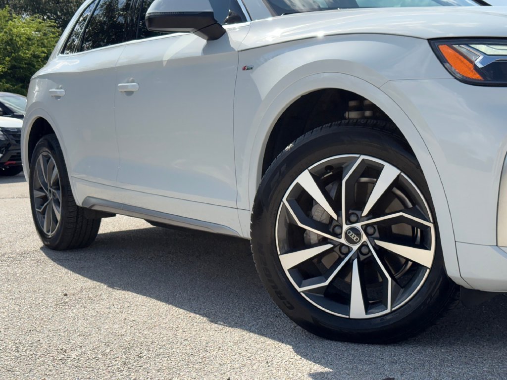 Used 2024 Audi Q5 2.0T Premium w/ Convenience Package AWD/4WD image 2