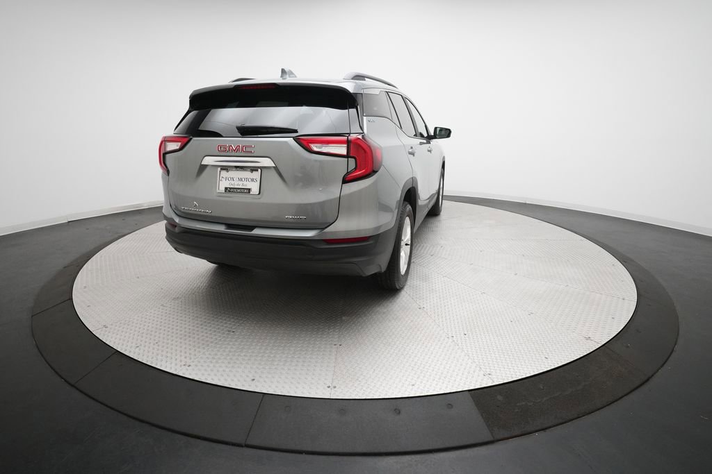 Used 2024 GMC Terrain SLE w/ Driver Convenience Package image 13