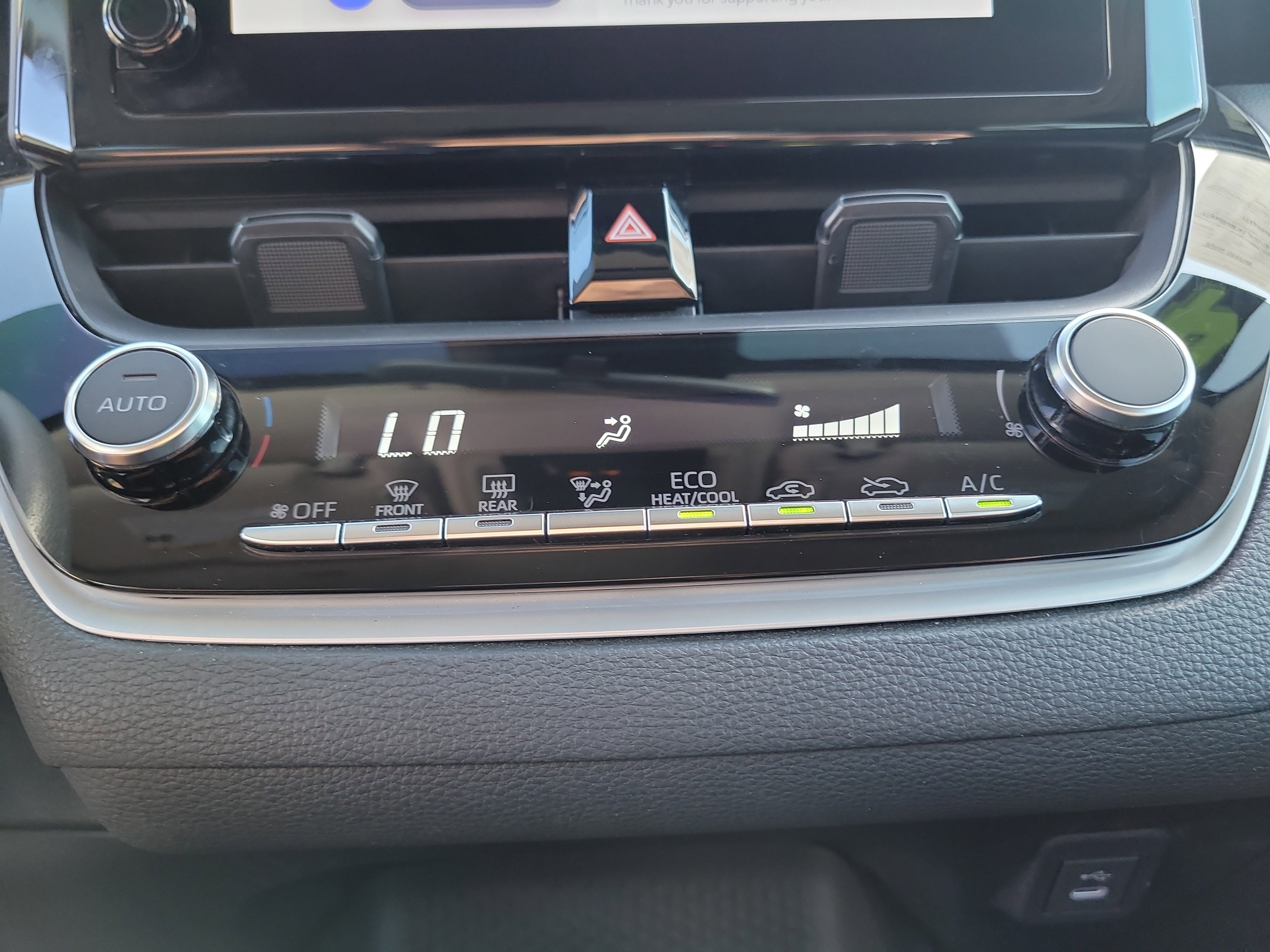 Used 2024 Toyota Corolla LE image 23