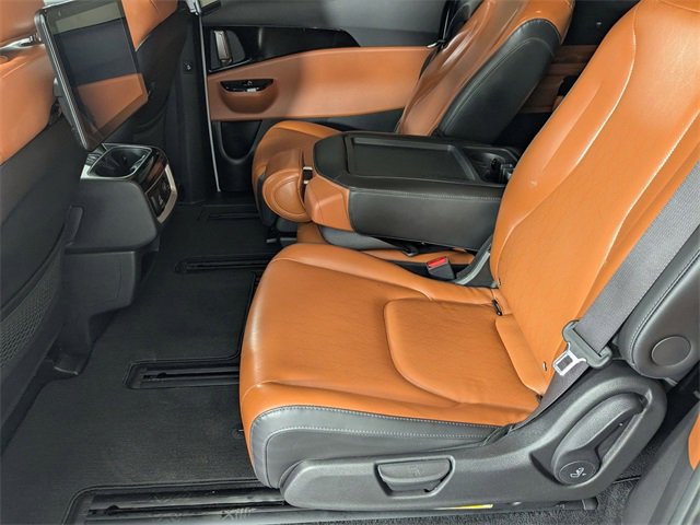 Used 2023 Kia Carnival SX image 30