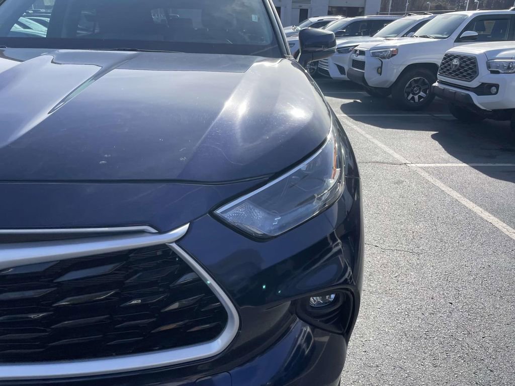 Used 2023 Toyota Highlander LE image 14