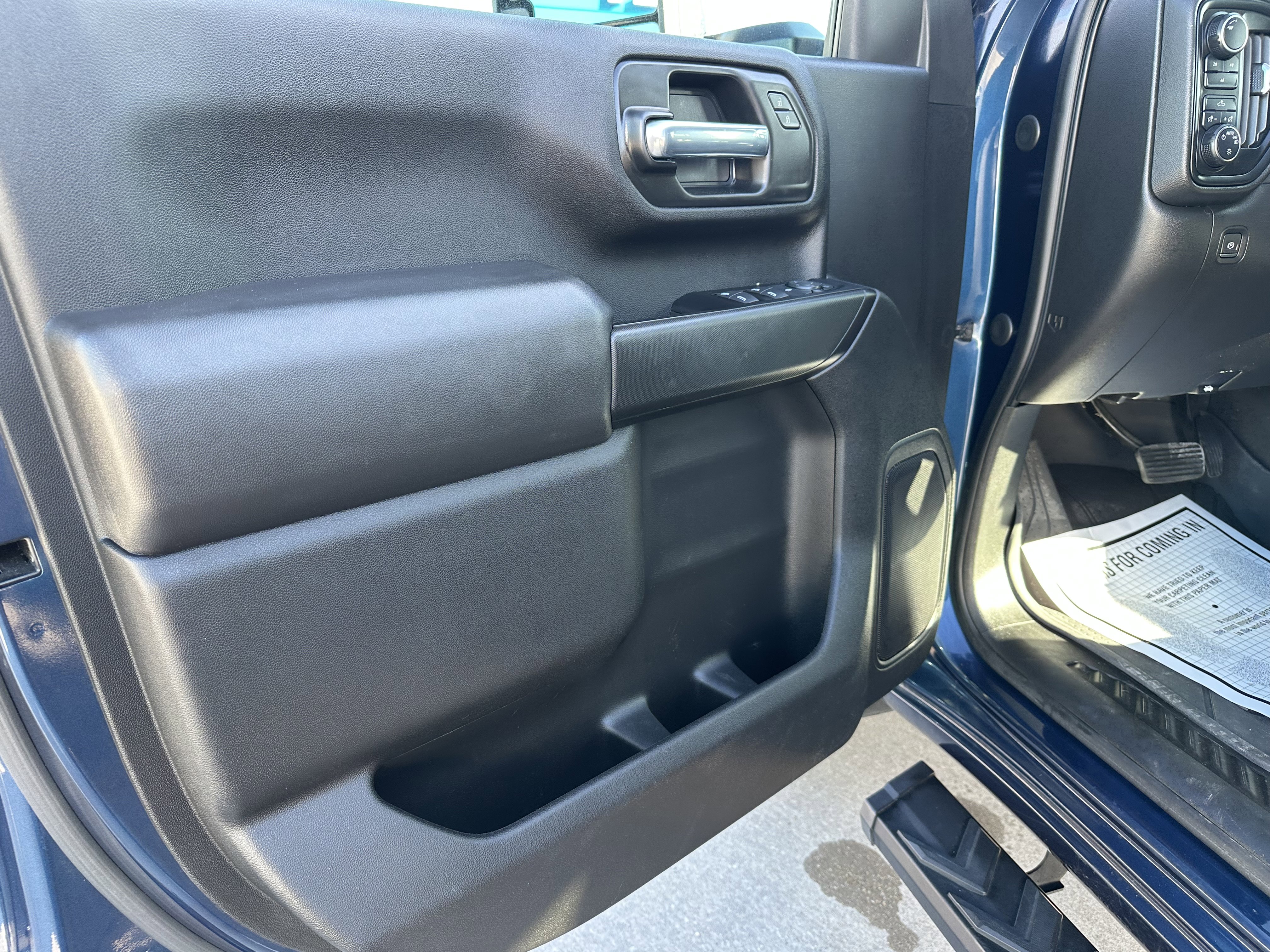 Used 2022 Chevrolet Silverado 2500 Custom w/ Custom Convenience Package image 23